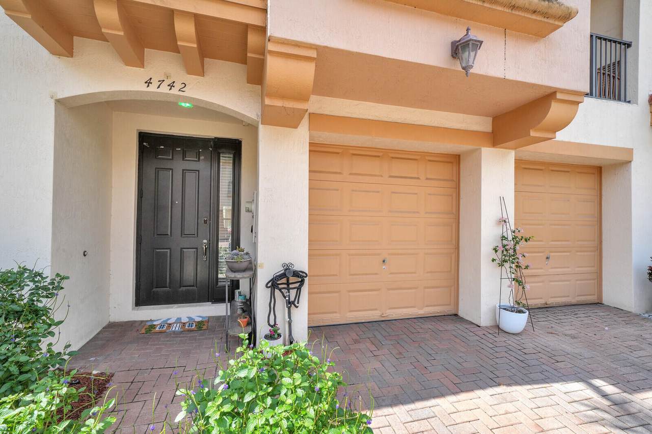 4742 Grand Cypress Circle - Photo 1