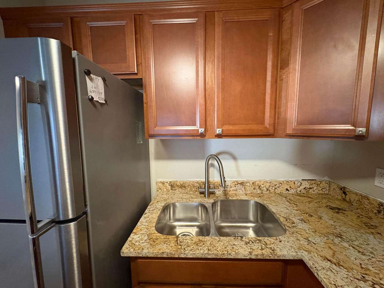 111 Waltham - Photo 1