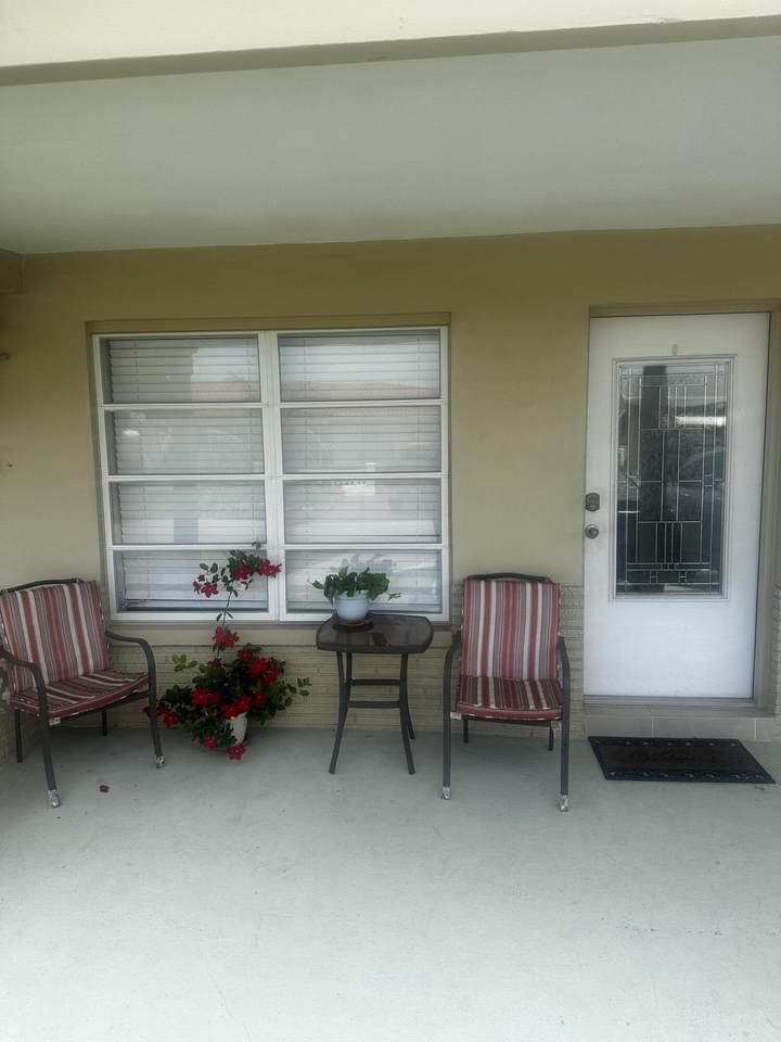 4804 49th Court - Photo 1