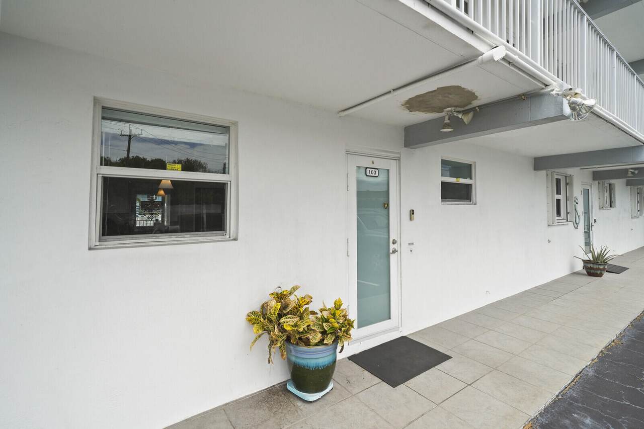 1444 15th Court - Photo 1