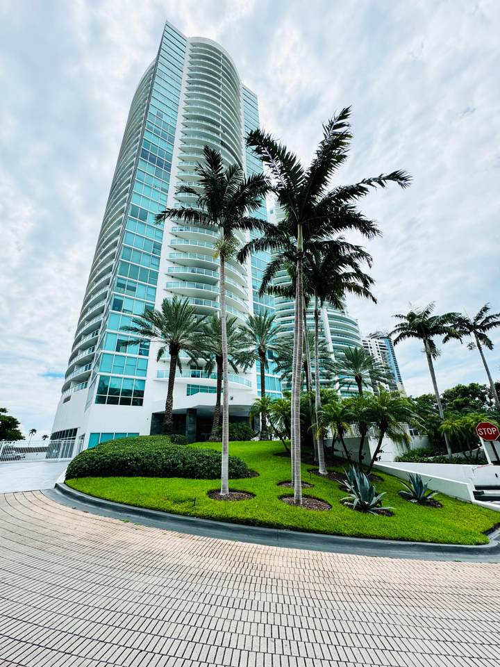 2101 Brickell Avenue - Photo 1