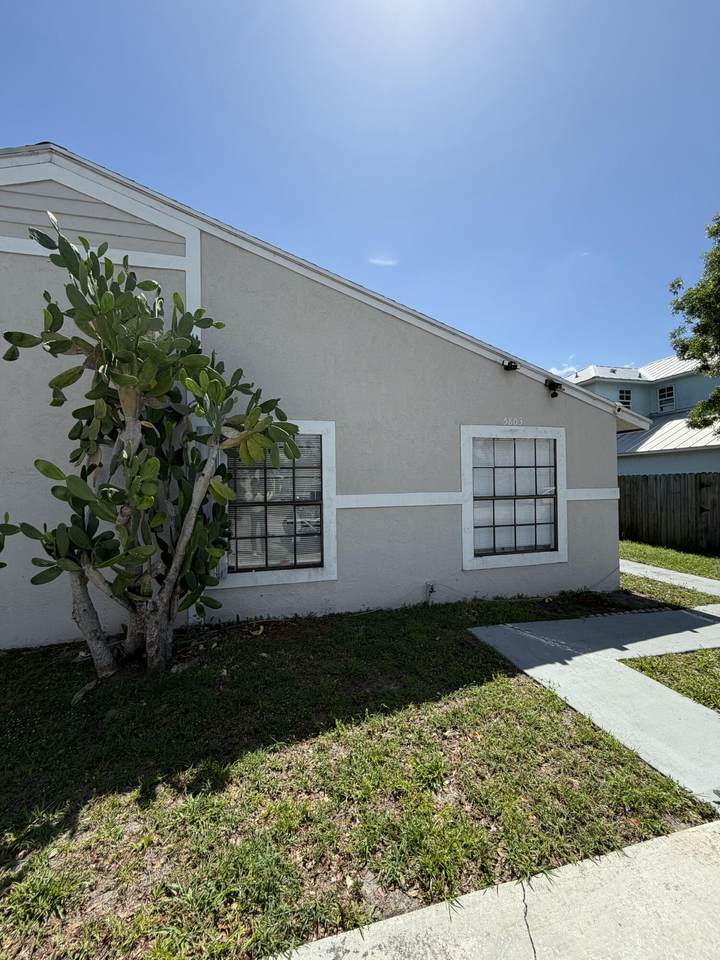 5803 Collins Avenue - Photo 1