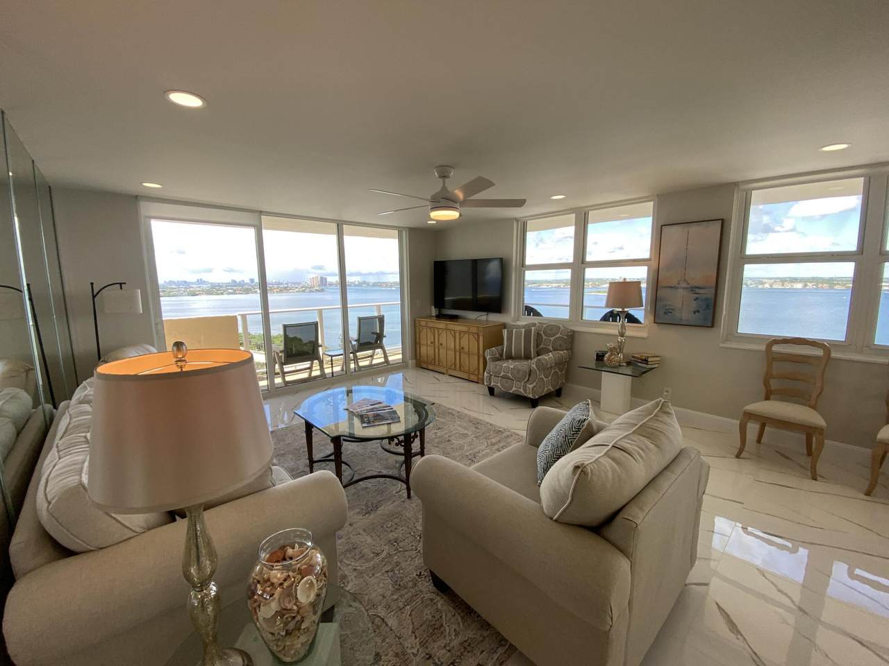 https://bt-photos.global.ssl.fastly.net/beaches/1280_boomver_1_B26018712-2.jpg