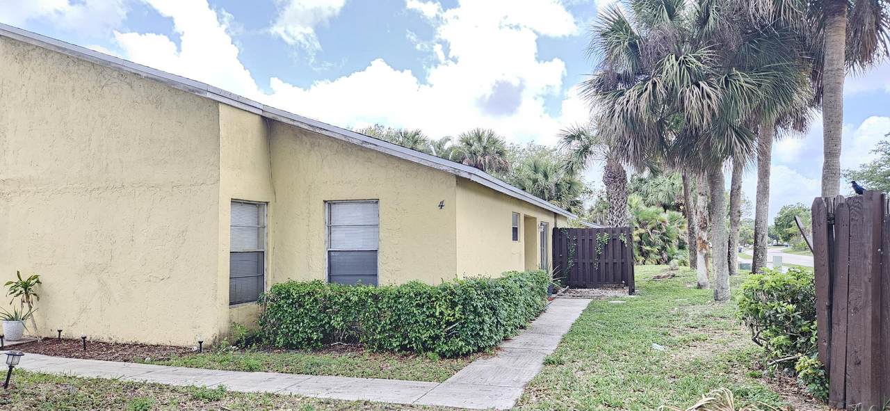 210 Sparrow Drive - Photo 1