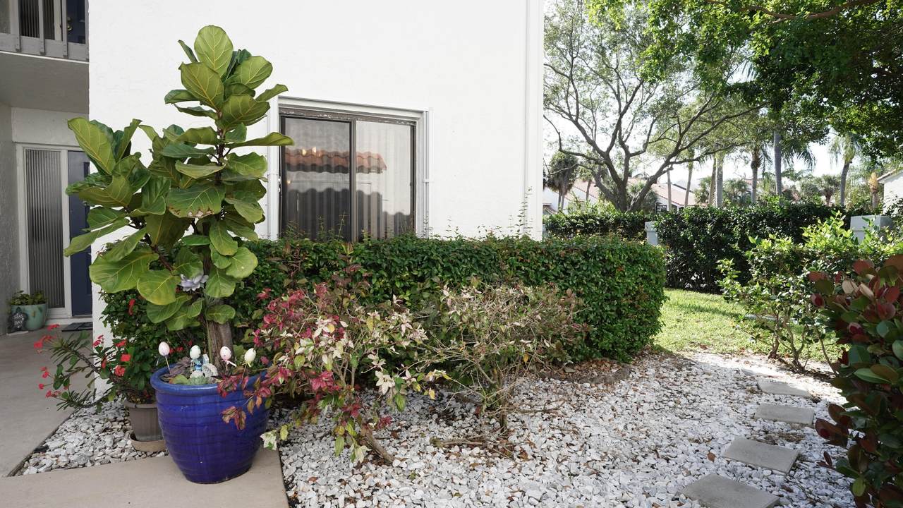 https://bt-photos.global.ssl.fastly.net/beaches/1280_boomver_1_B26018934-3.jpg