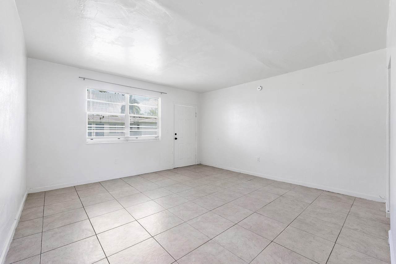 515 150th Street - Photo 1