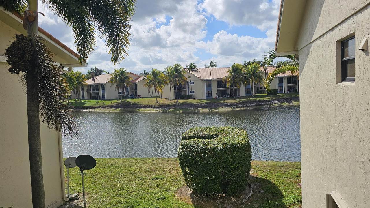 1517 Lake Crystal Drive - Photo 1