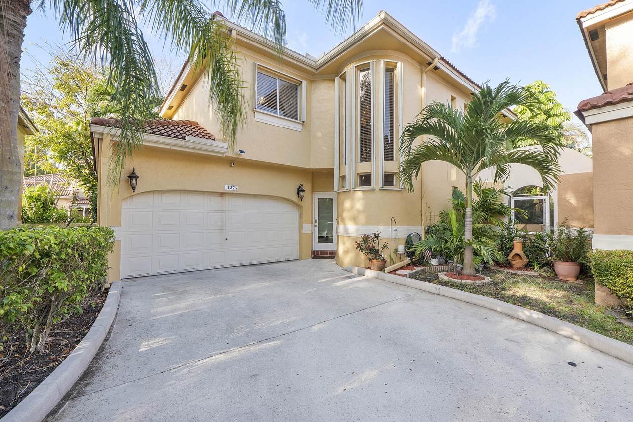 11377 Lakeview Drive - Photo 1