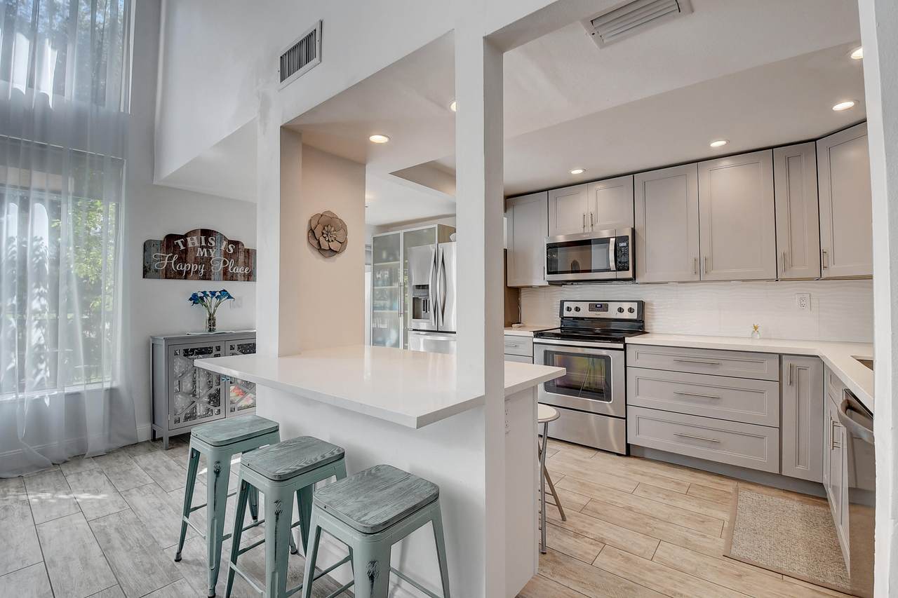 6595 Parkview Drive - Photo 1