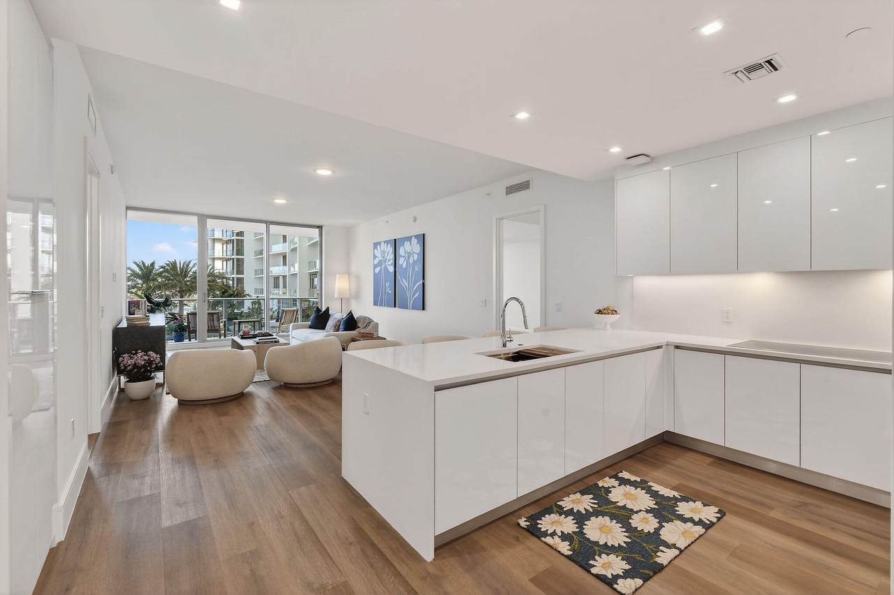 220 Lake Shore Drive - Photo 1