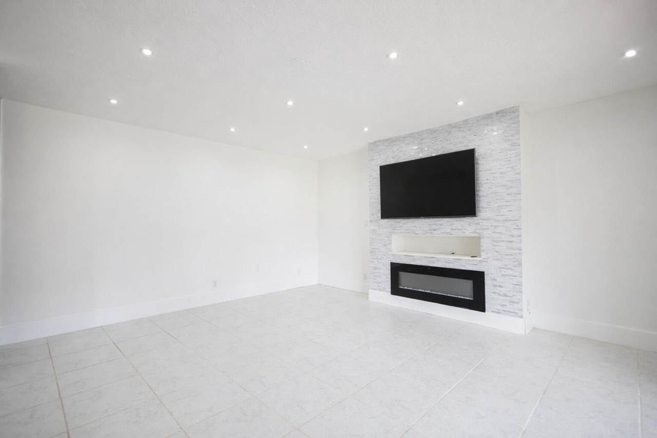 9460 61st Way - Photo 1