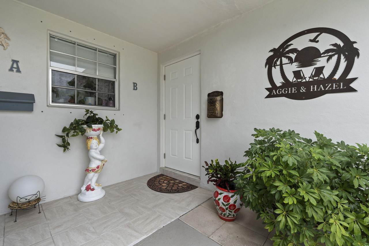 1177 Drive Circle - Photo 1