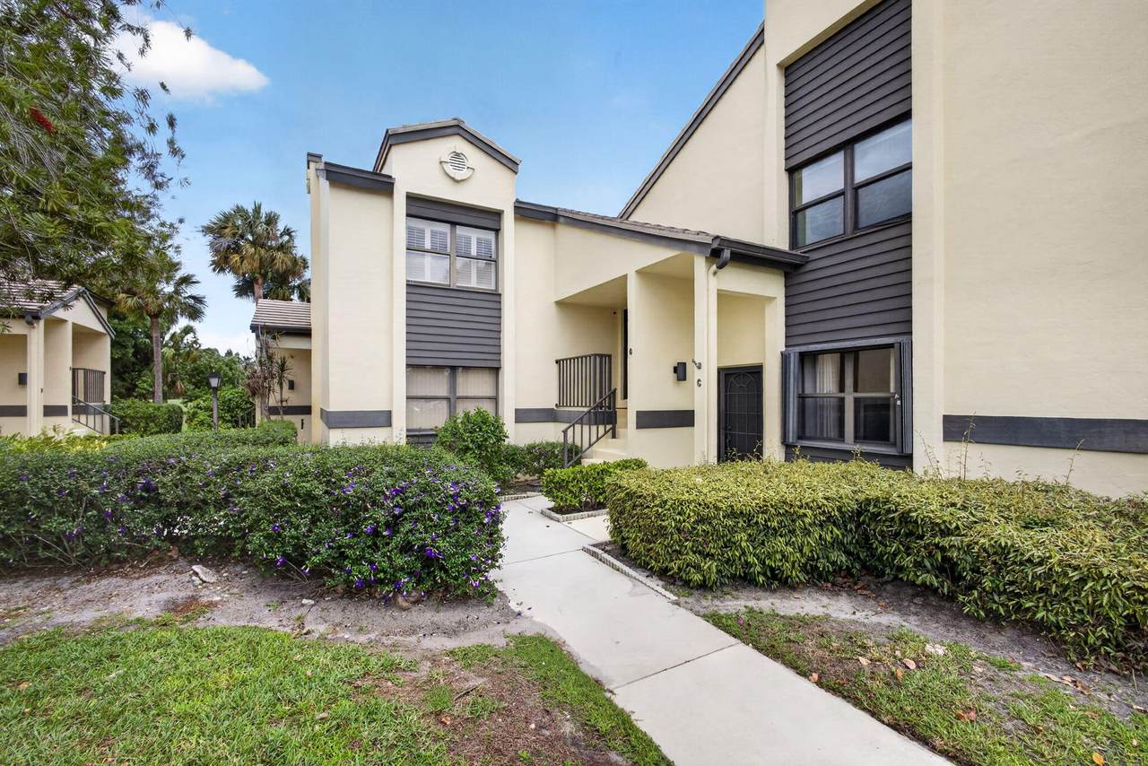 3961 Greenwood Way - Photo 1