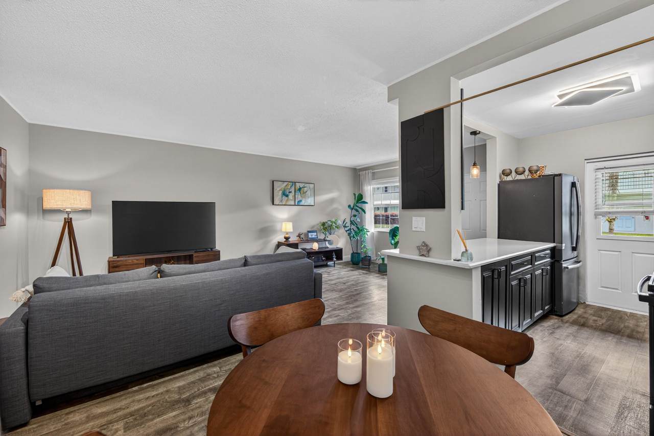 2110 42nd Street - Photo 1