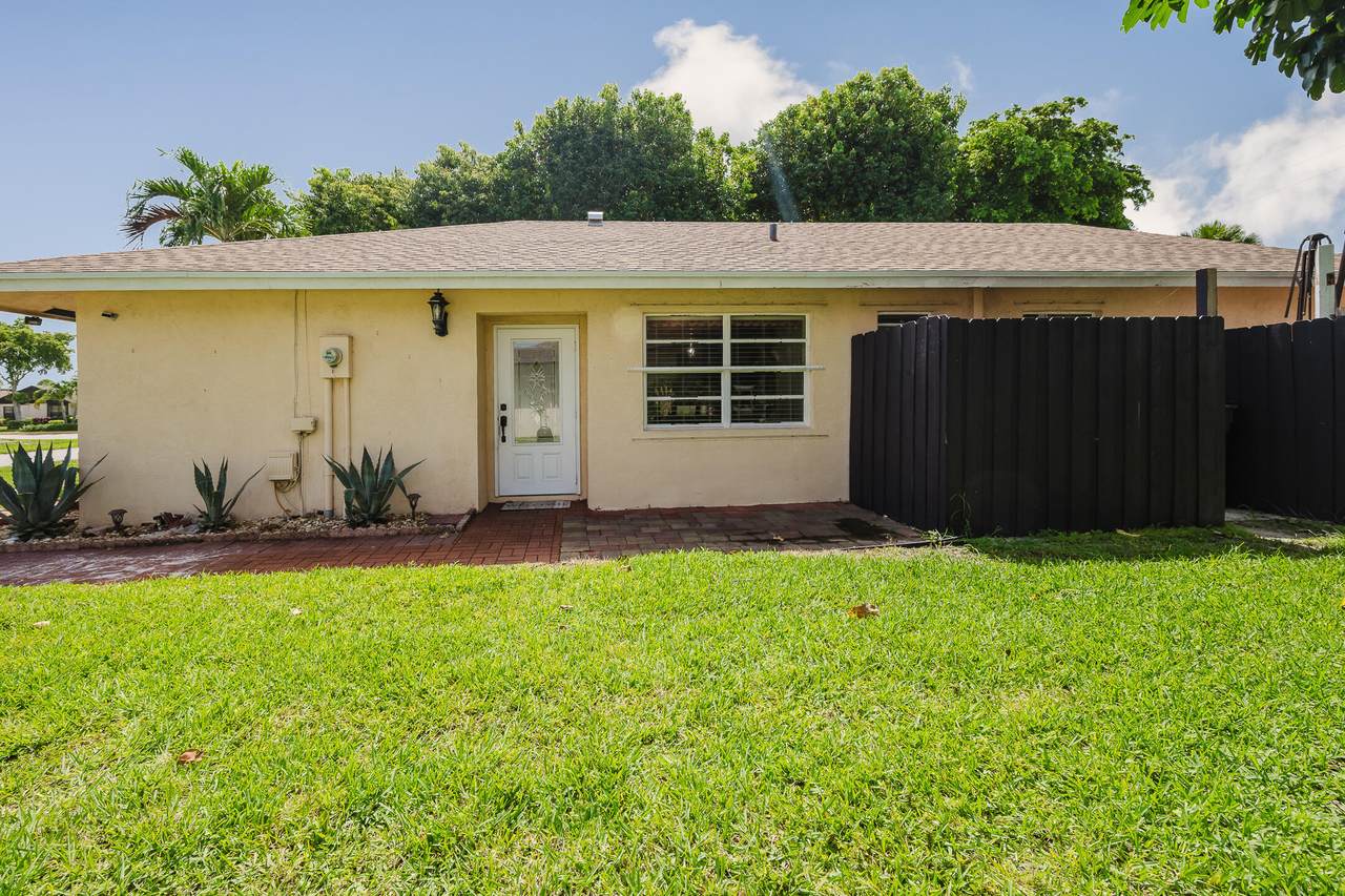 https://bt-photos.global.ssl.fastly.net/beaches/1280_boomver_1_B26020487-2.jpg