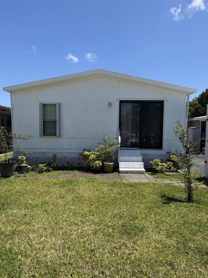 5310 27th Terrace - Photo 1