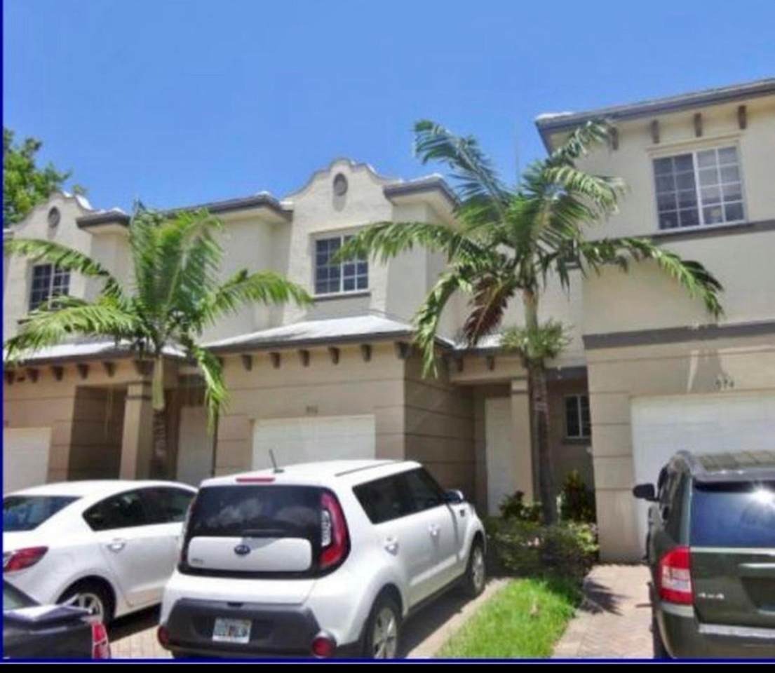 976 Abaco Lane - Photo 1