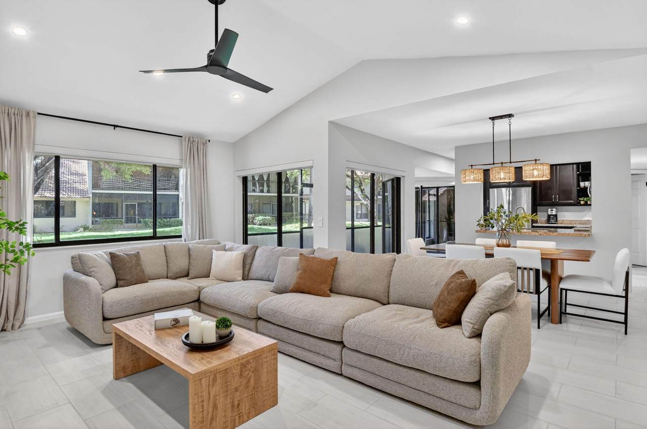 5530 Coach House Circle - Photo 1