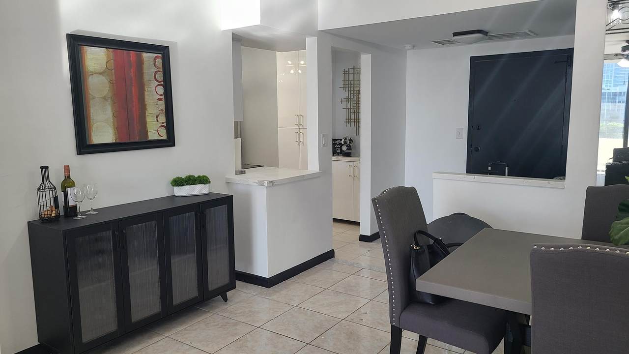 2500 Parkview Drive - Photo 1