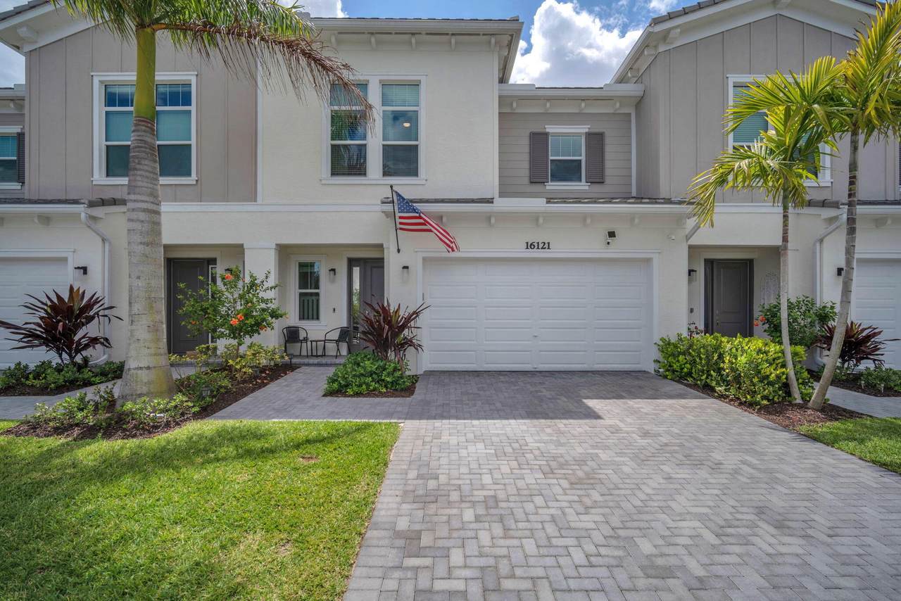 16121 Oakview Drive - Photo 1