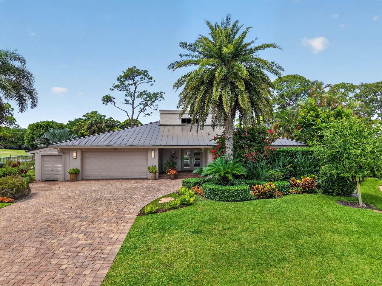 706 Foxpointe Circle - Photo 1