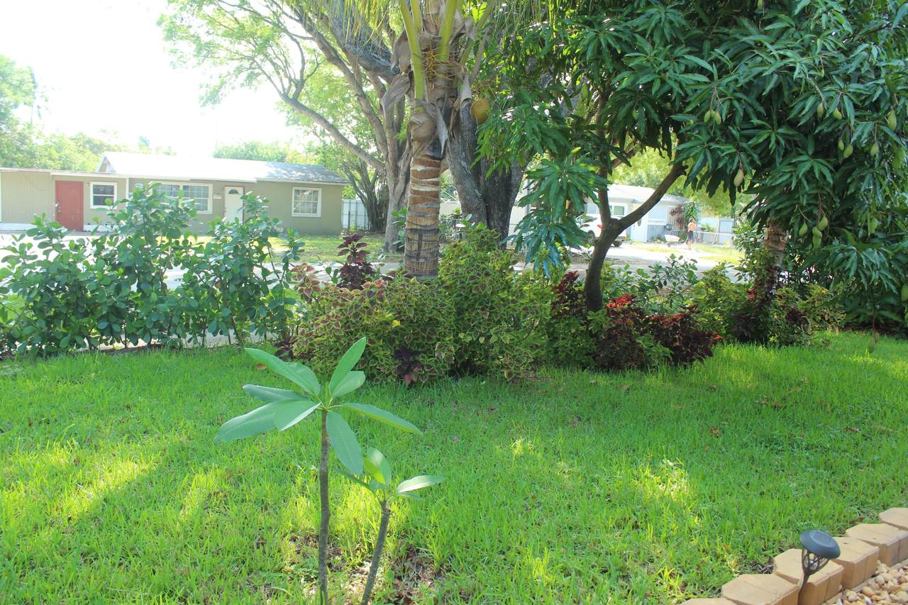 https://bt-photos.global.ssl.fastly.net/beaches/1280_boomver_2_B26021850-2.jpg
