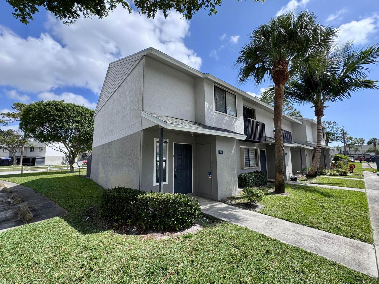 704 Riverside Drive - Photo 1