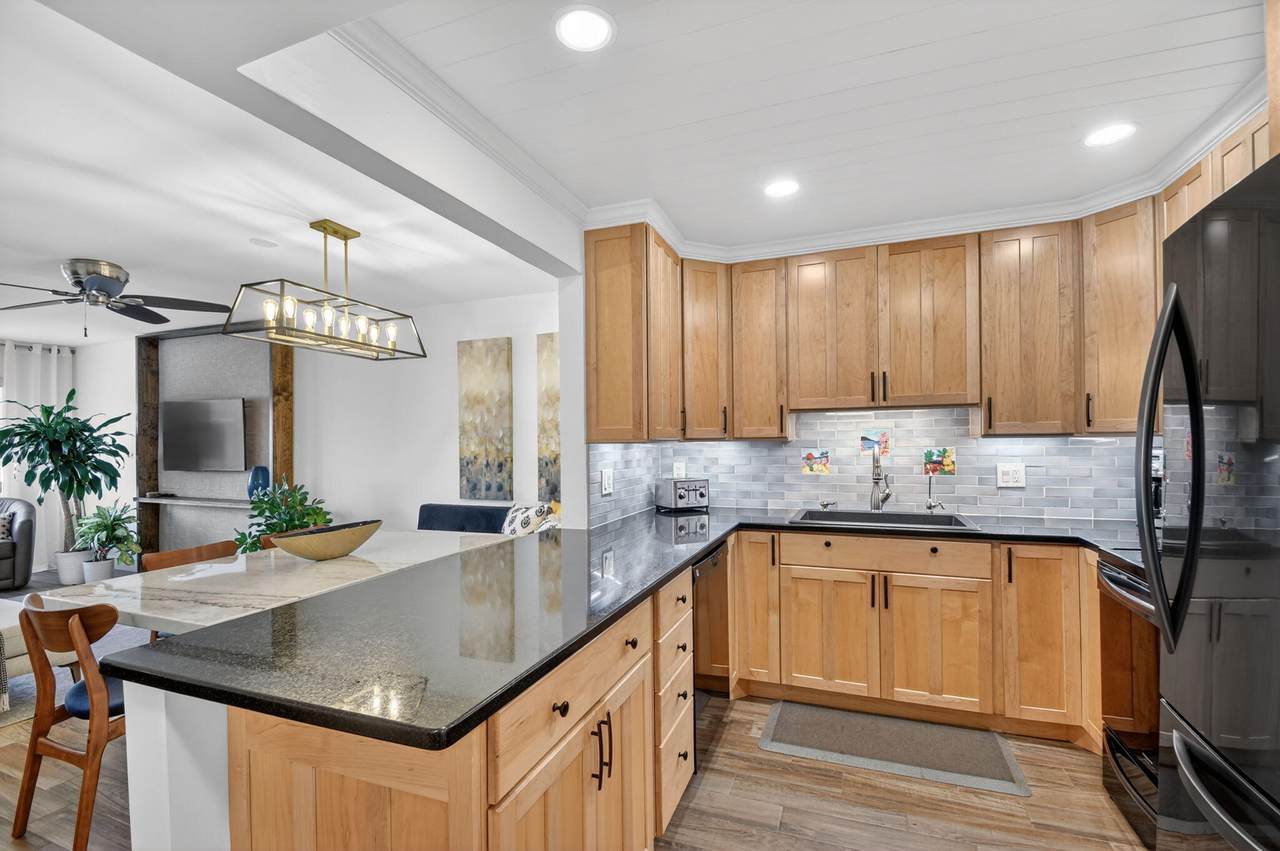 1502 Lakeside Drive - Photo 1