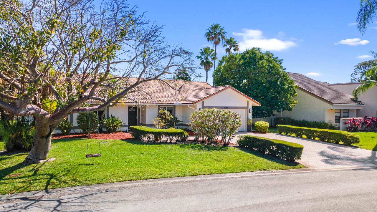 10885 6th Street - Photo 1