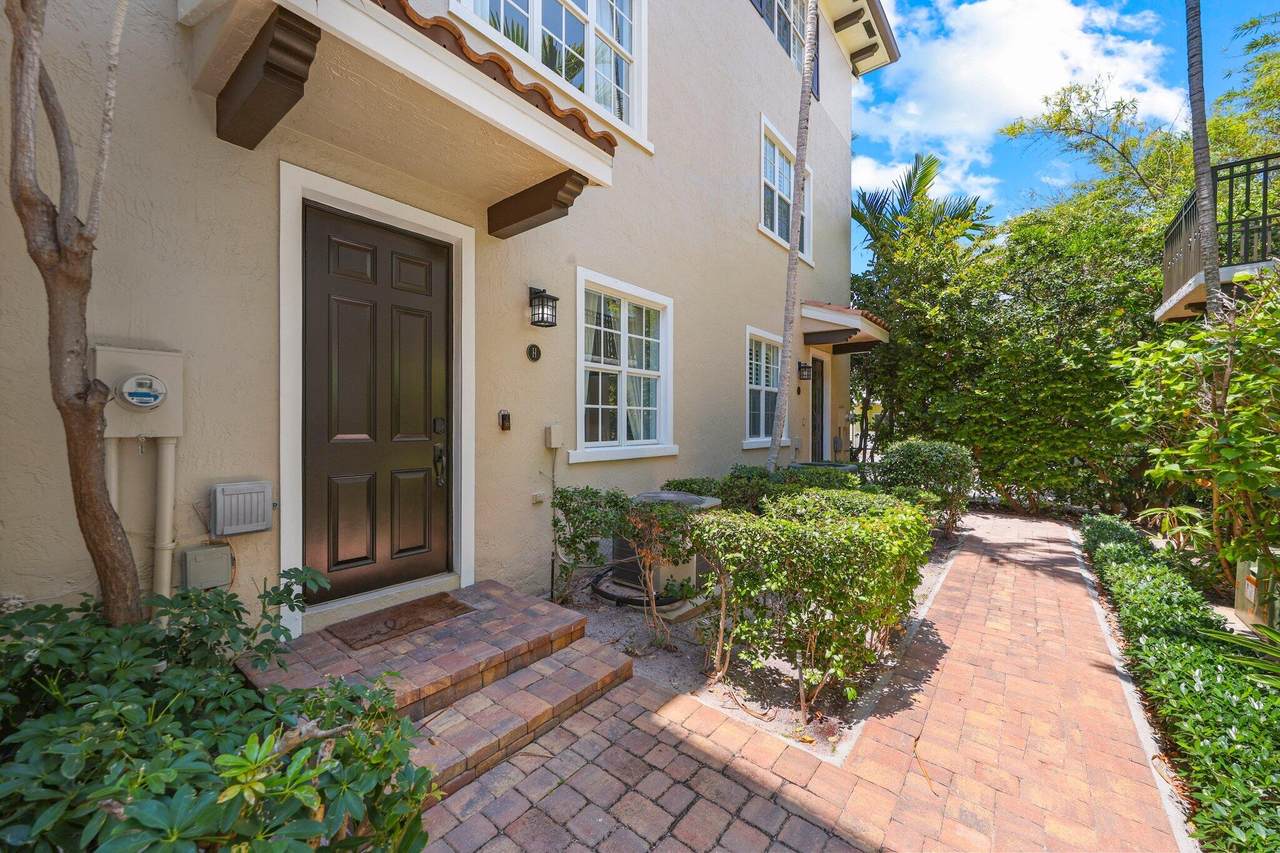 72 6th Avenue - Photo 1