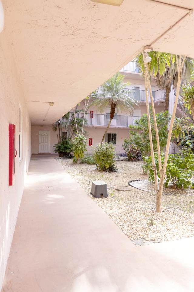 https://bt-photos.global.ssl.fastly.net/beaches/1280_boomver_1_B26023387-2.jpg