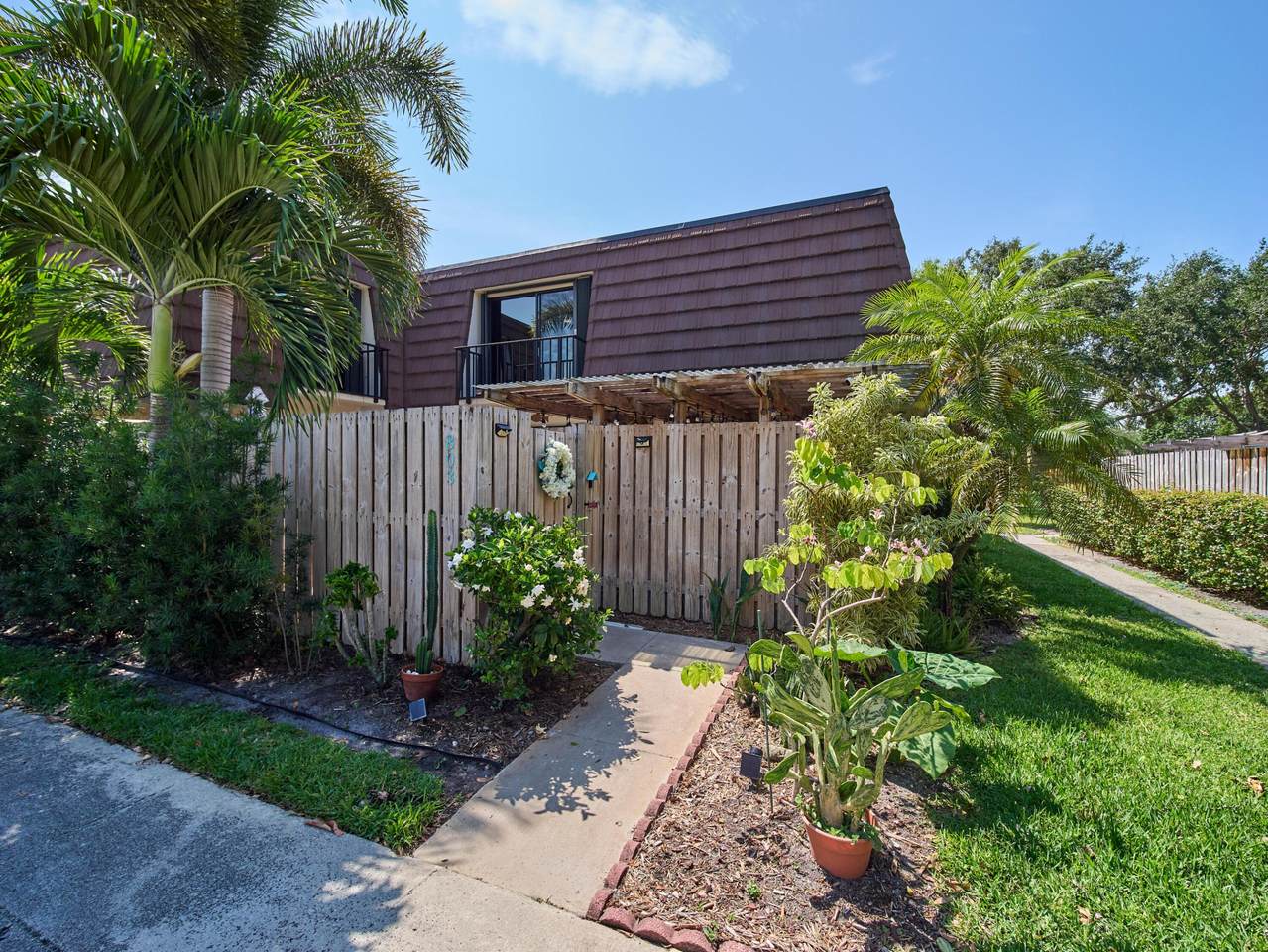 803 8th Lane - Photo 1
