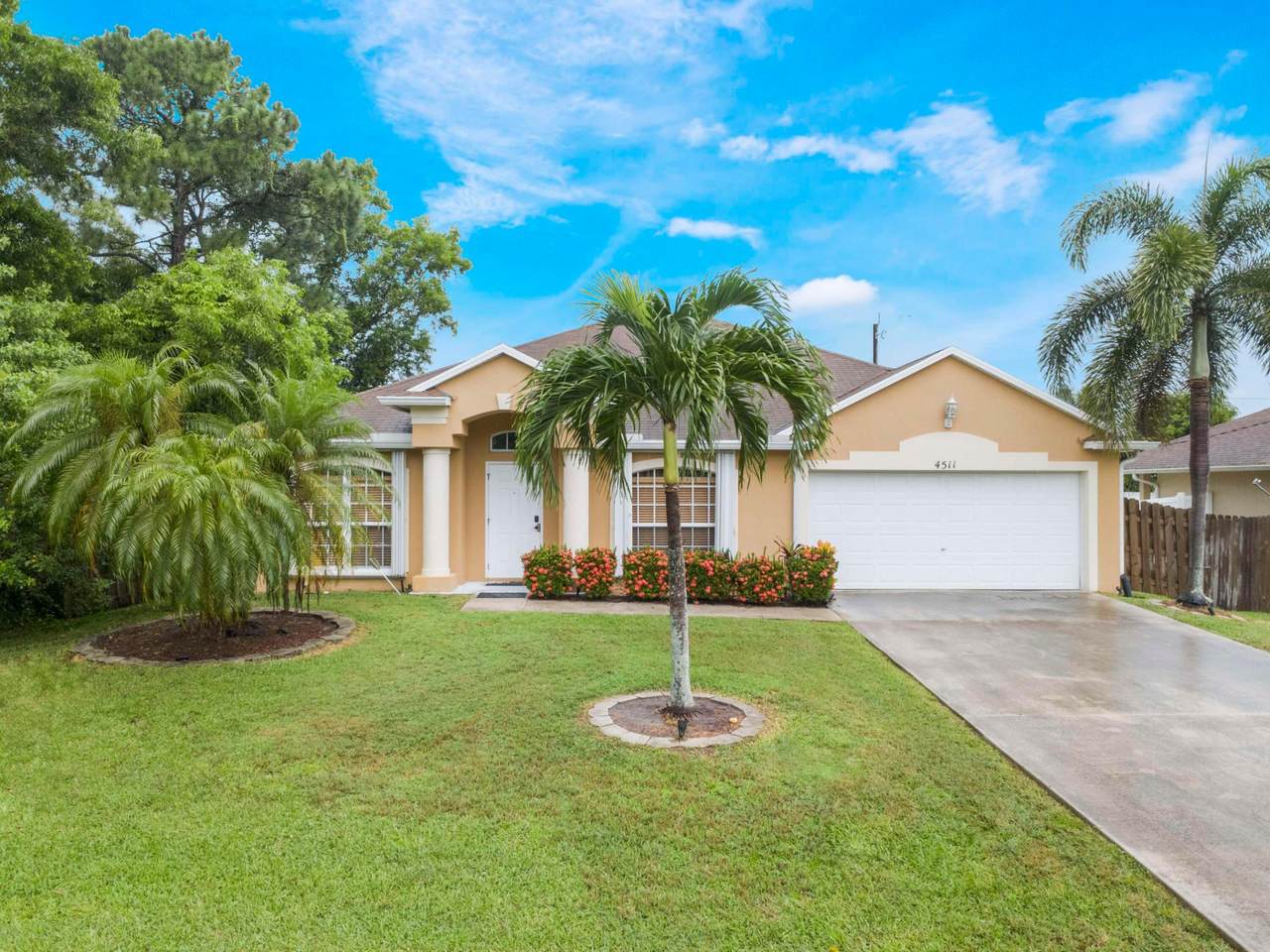 4511 Glazbrook Street - Photo 1