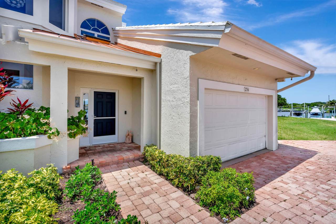 2704 Captains Way - Photo 1