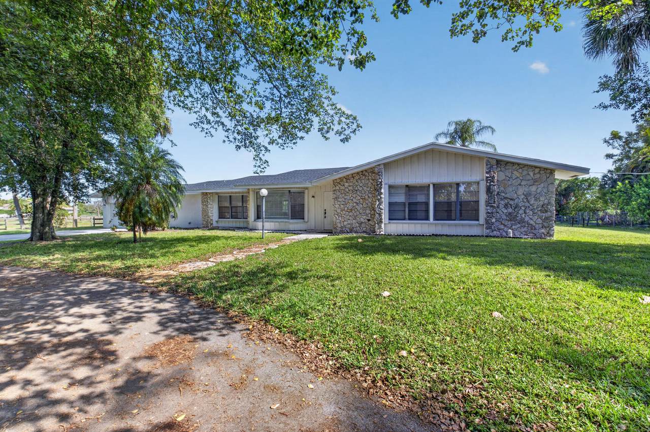 10157 La Reina Road - Photo 1
