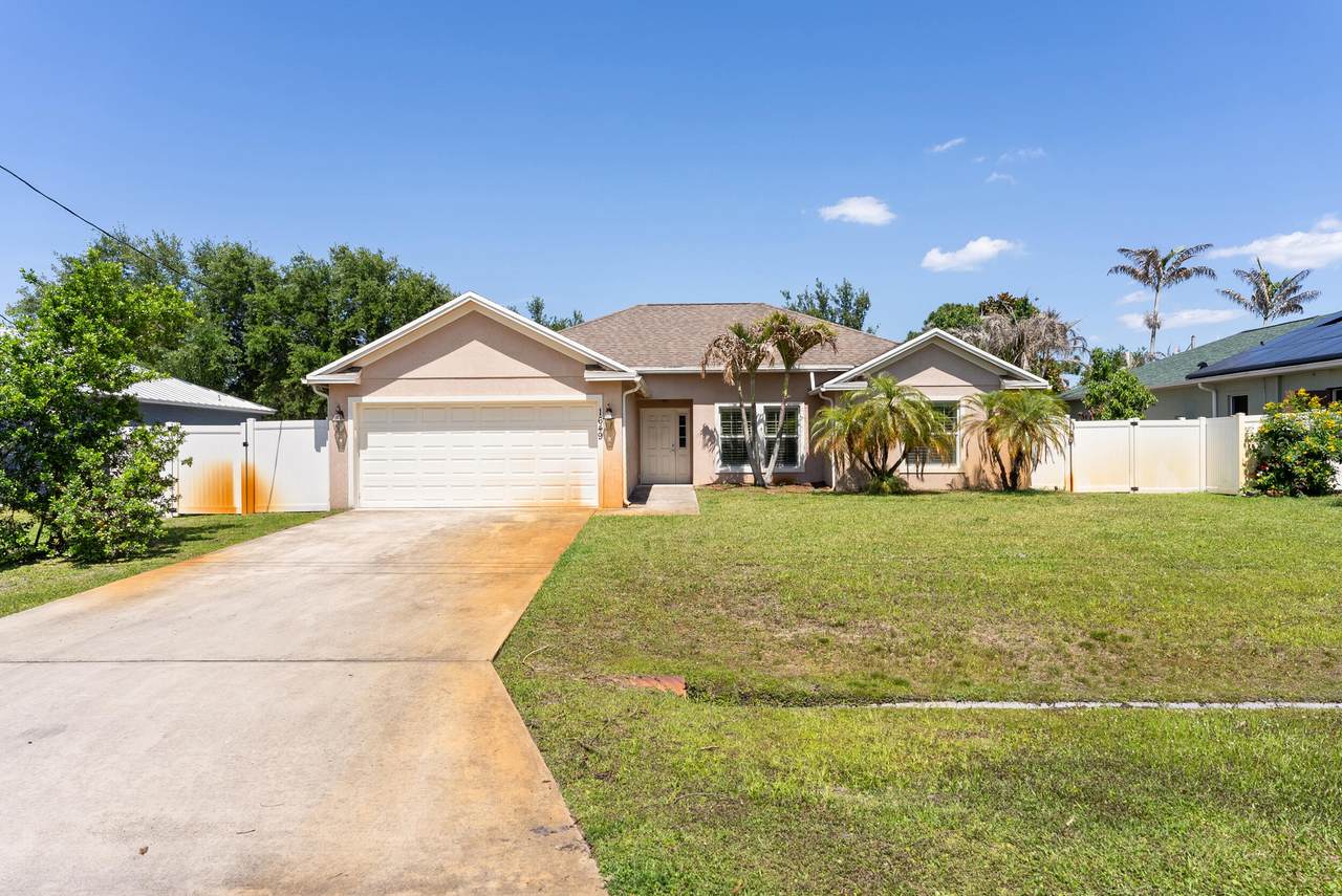1649 Hampshire Lane - Photo 1