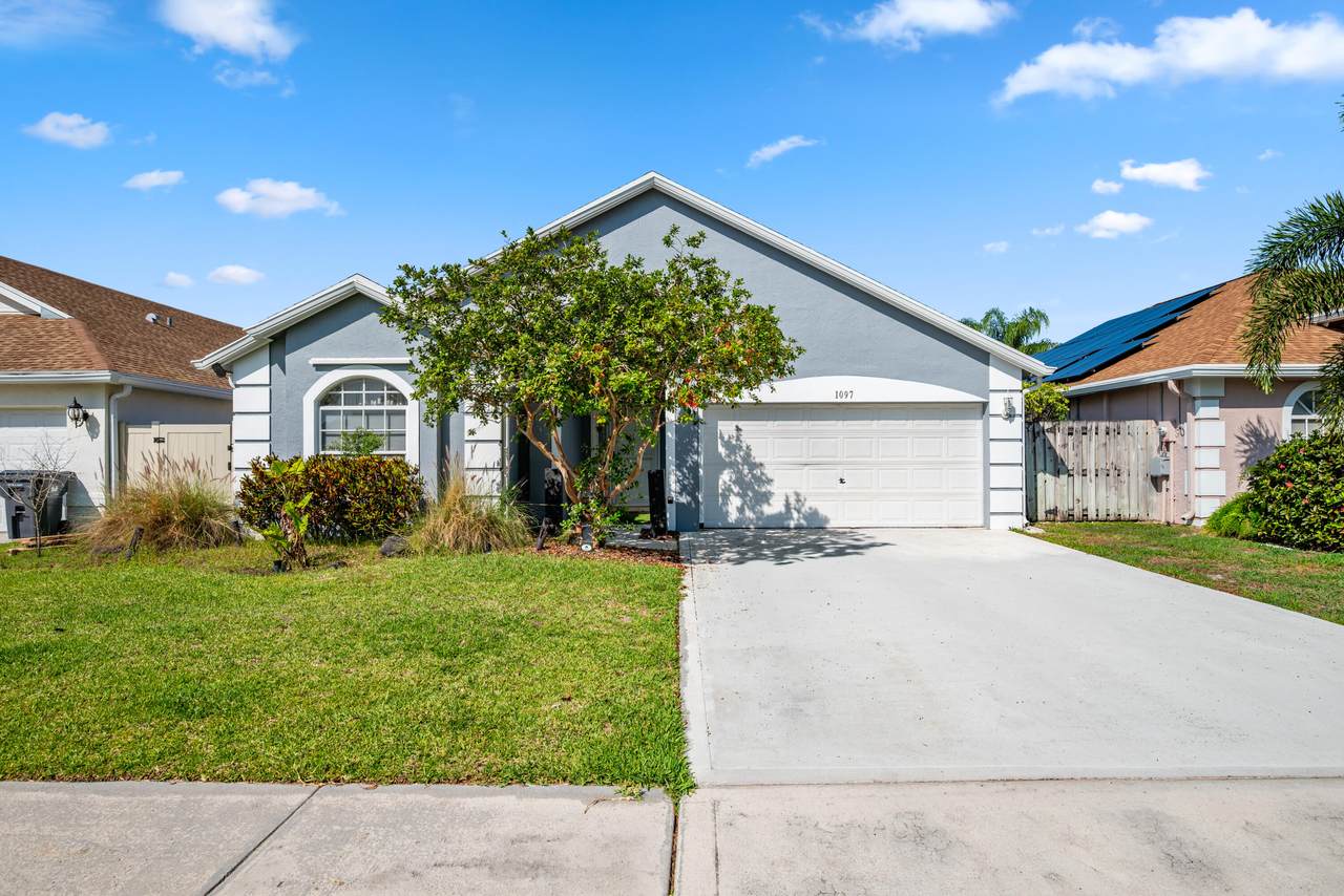 1097 Aviary Road - Photo 1