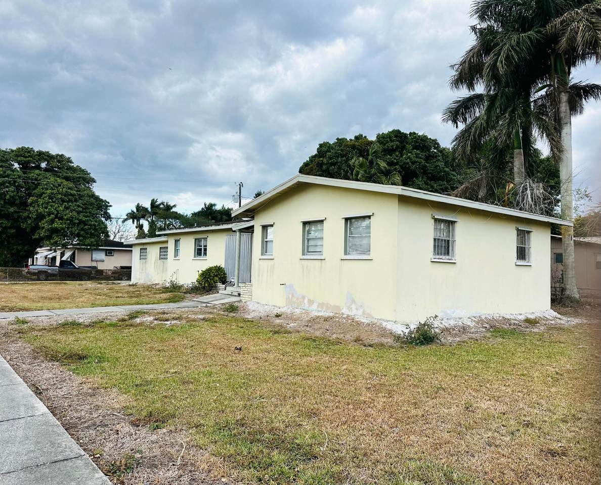 779 Barack Obama Boulevard - Photo 1