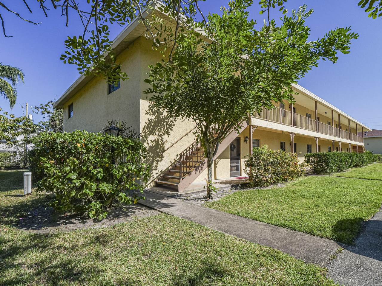 400 18th Street - Photo 1