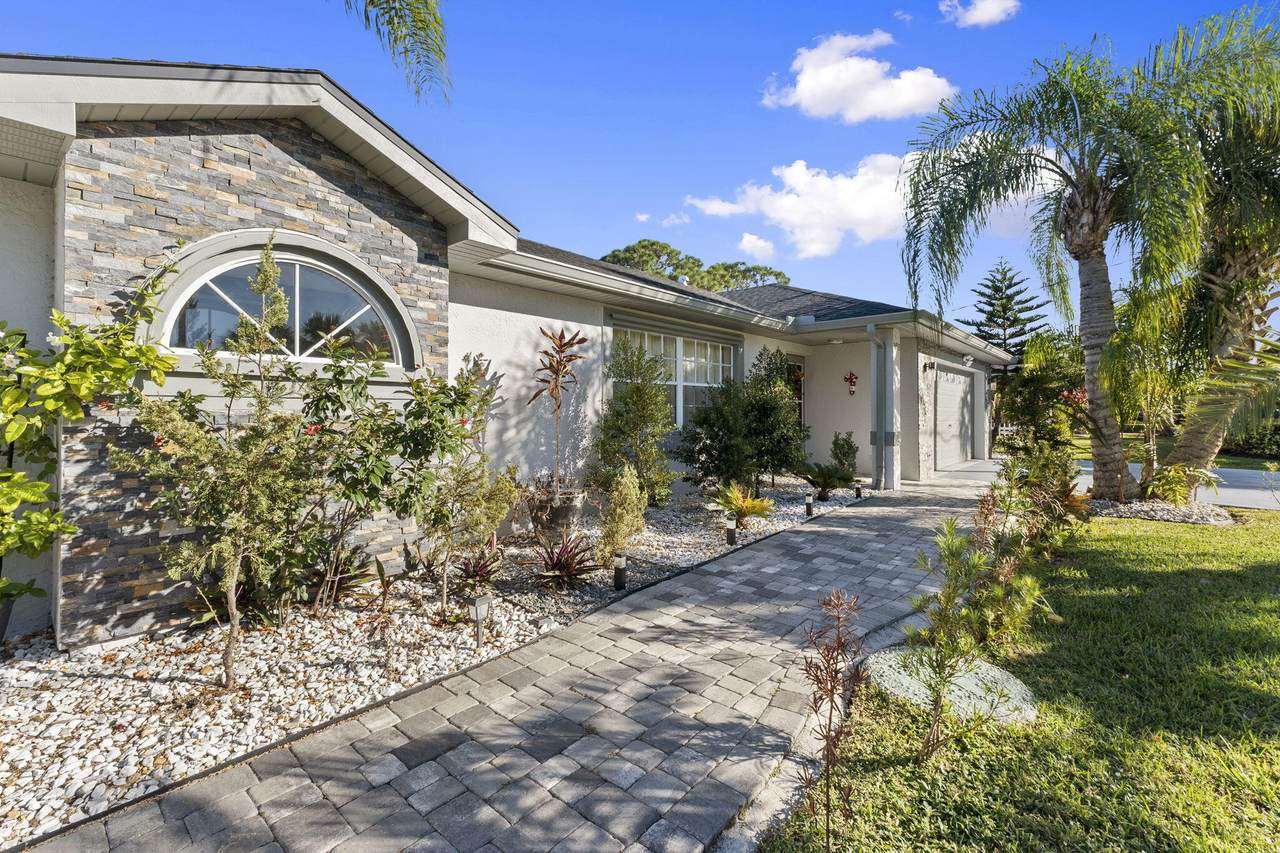2471 Leithgow Street - Photo 1
