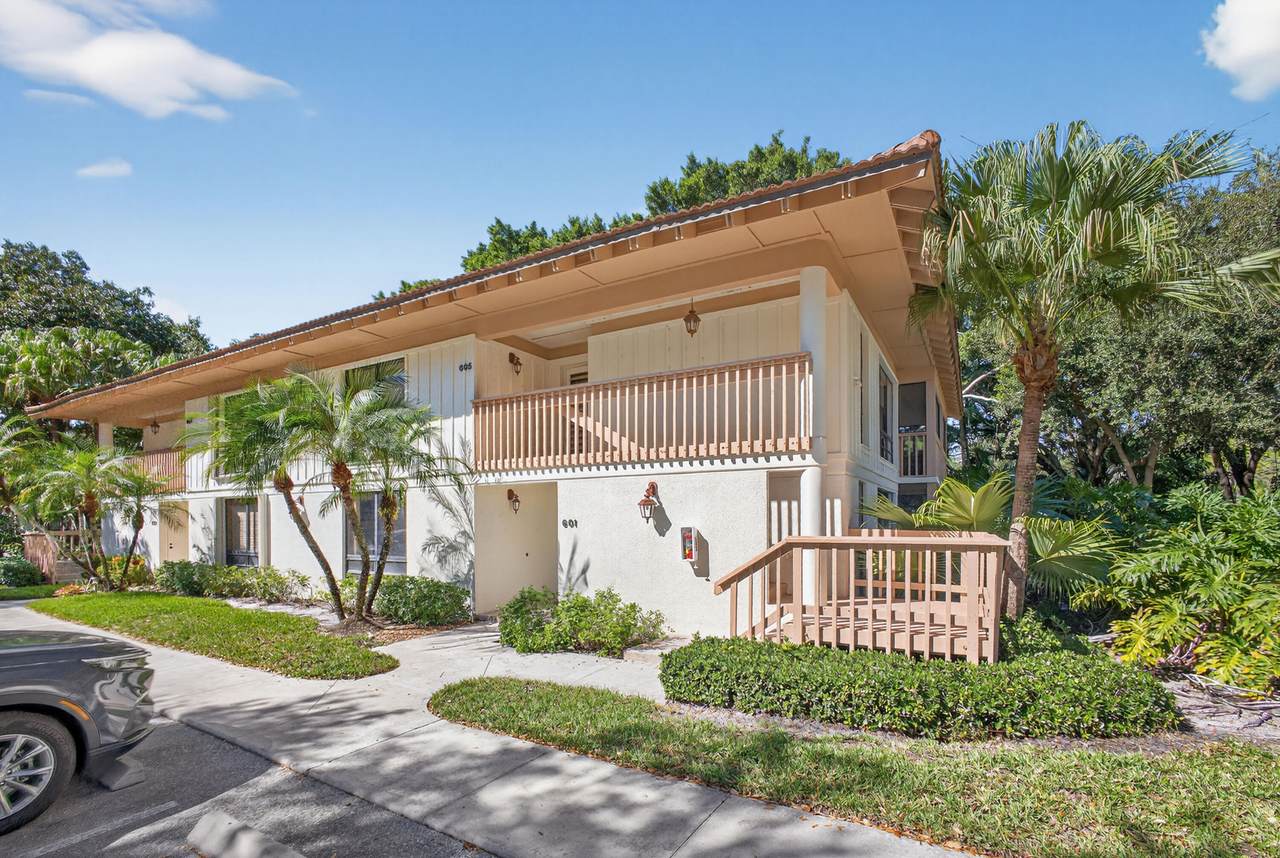 605 Brackenwood Cove - Photo 1