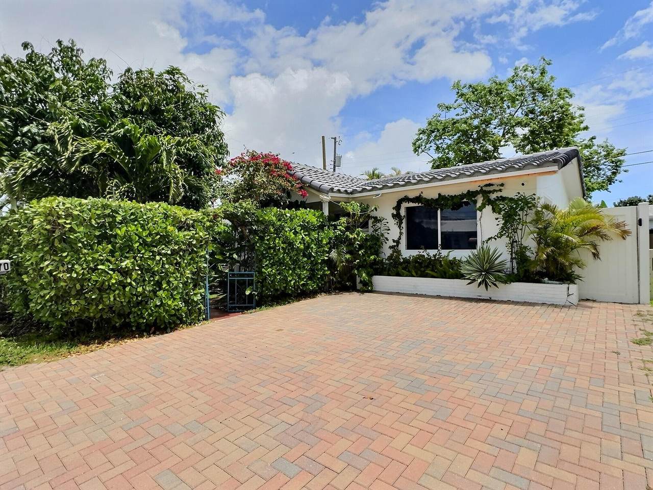 4570 16th Terrace - Photo 1