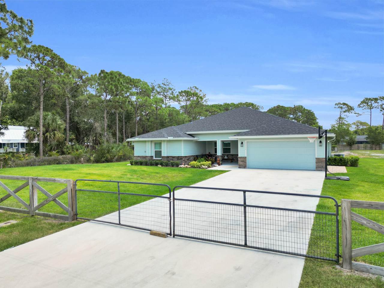 5566 Pinetree Drive - Photo 1