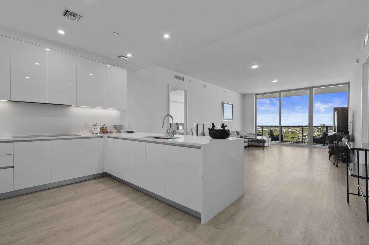 220 Lake Shore Drive - Photo 1