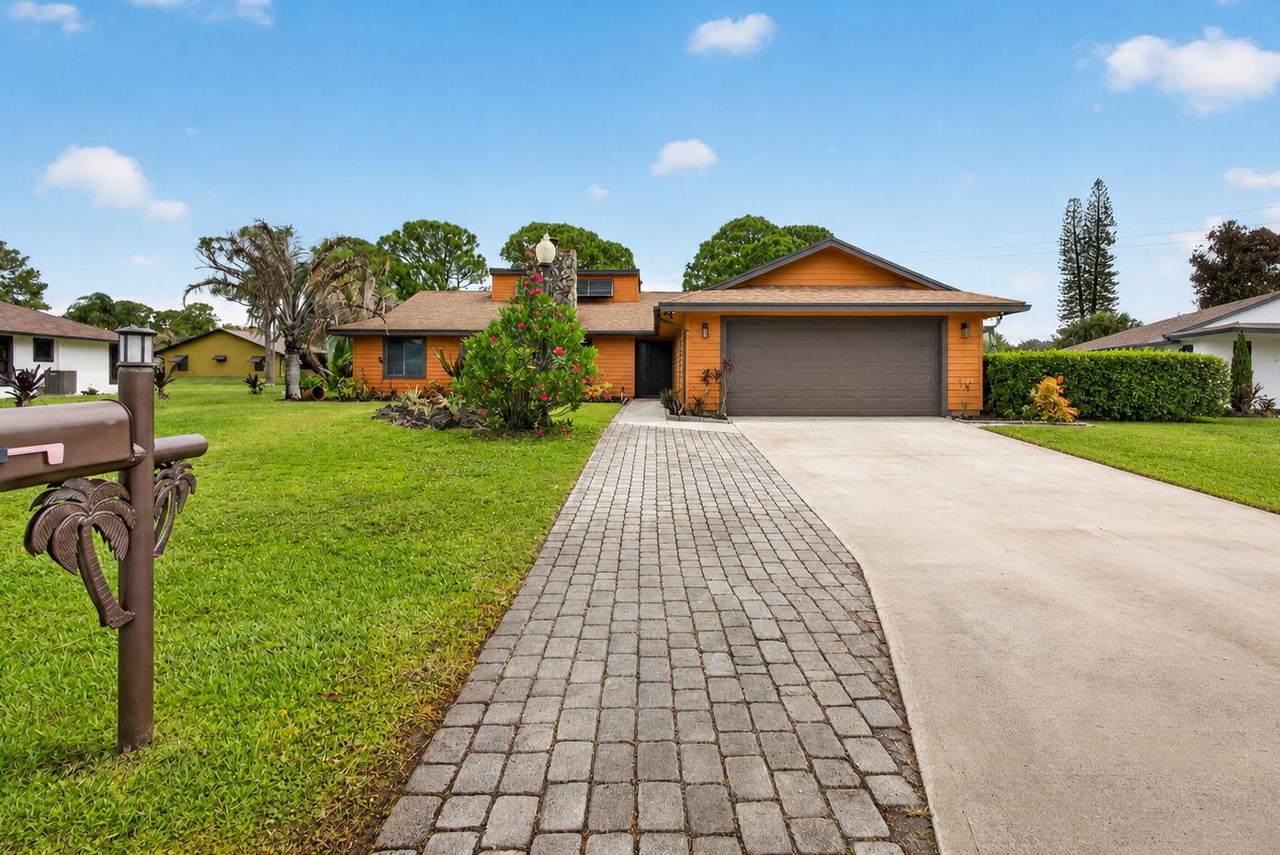 5589 Paramount Drive - Photo 1