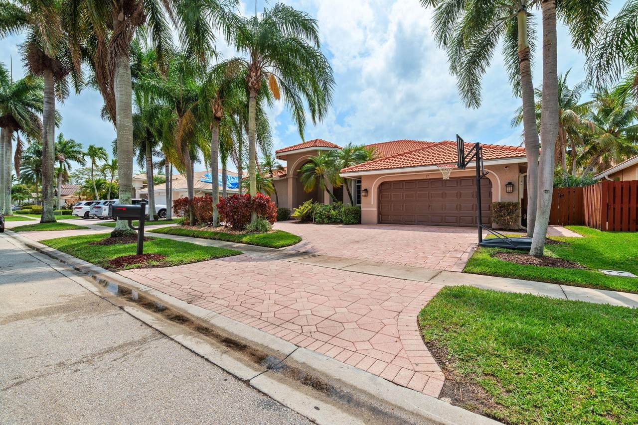 77 108th Way - Photo 1