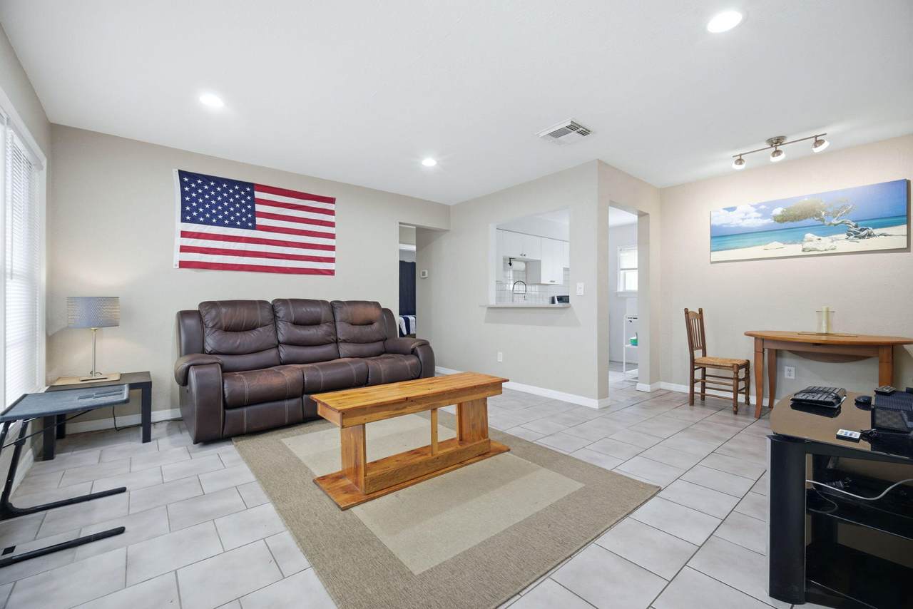 https://bt-photos.global.ssl.fastly.net/beaches/1280_boomver_1_B26025796-2.jpg