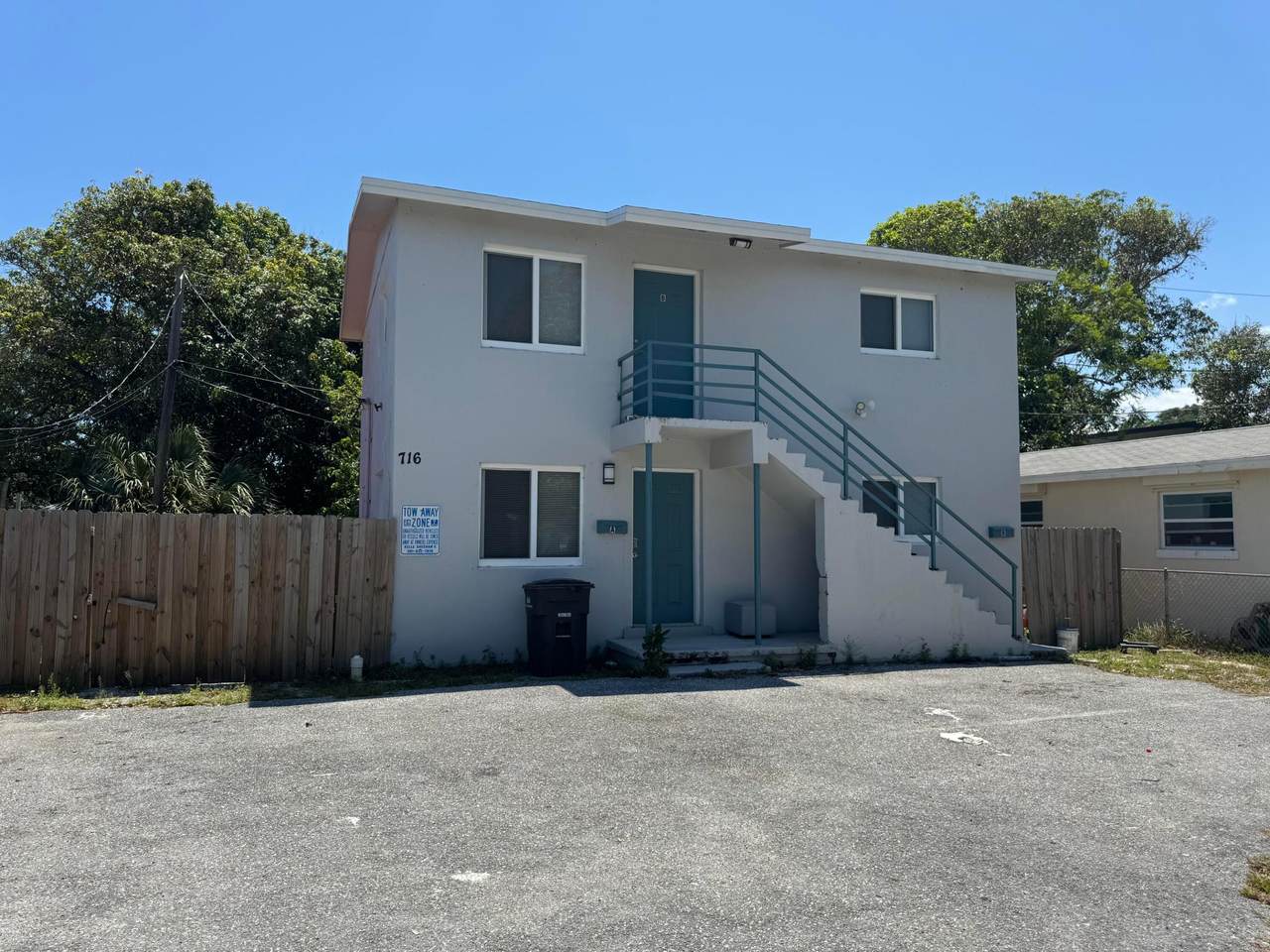 716 22nd Street - Photo 1