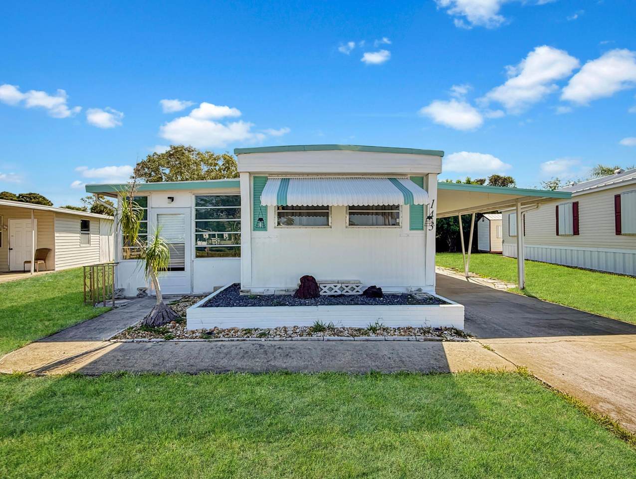 143 Easy Street - Photo 1