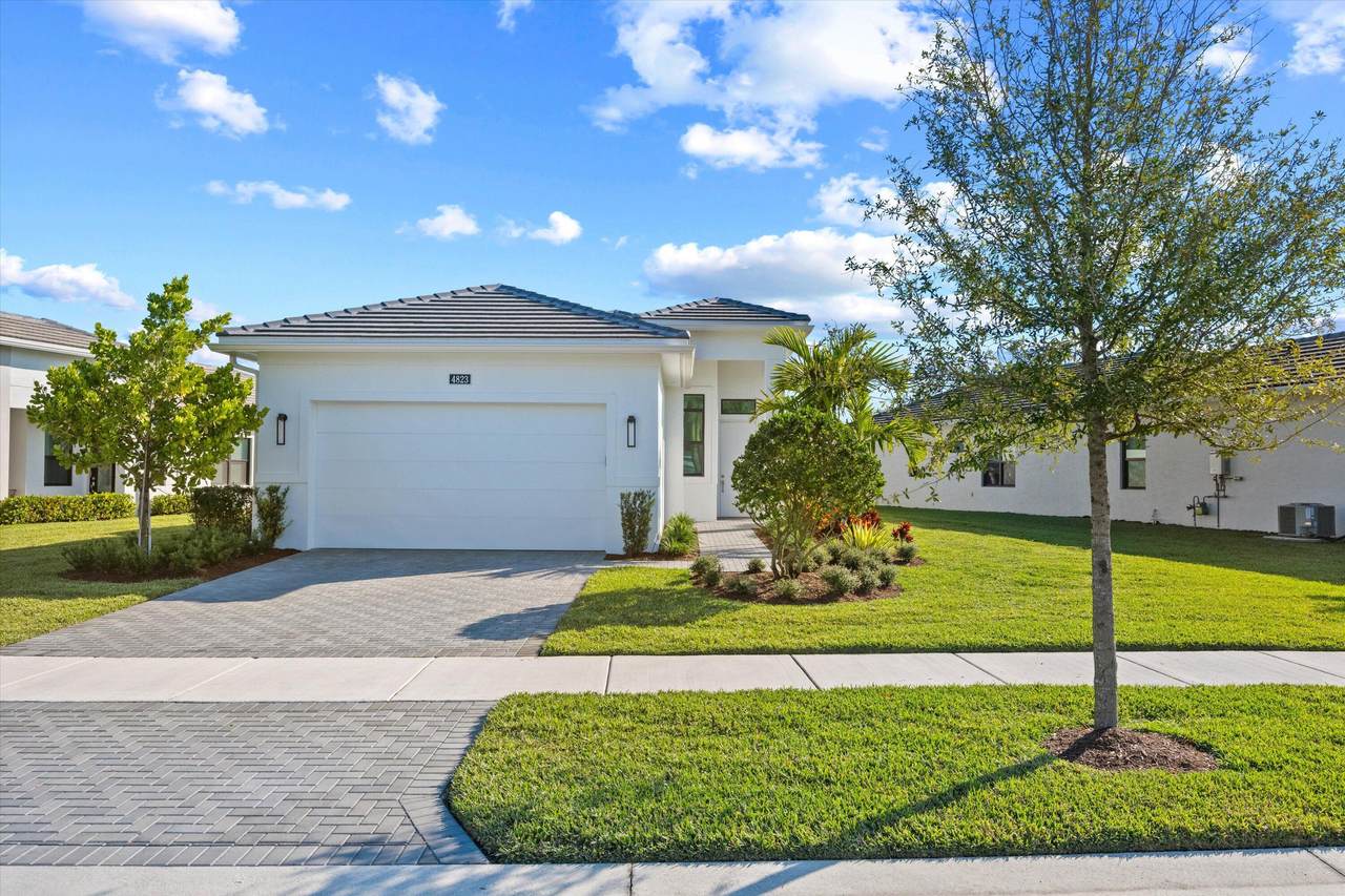 4823 Saint Armands Way - Photo 1